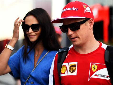 El ex piloto de sauber y ferrari, kimi raikkonen, fue agasajado en las instalaciones de alfa romeo y probó los dos autos. Die 20 Besten Ideen Für Kimi Räikkönen Hochzeit - Beste ...