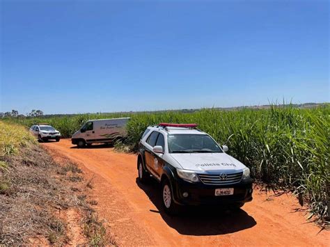 Corpo De Homem Encontrado Parcialmente Enterrado Em Canavial De