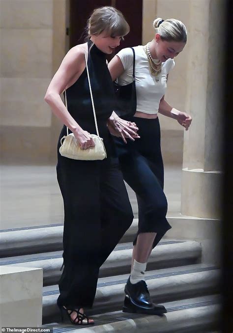 Taylor Swift And Gigi Hadid Are Pictured Exiting Nobu In New York City Daily Mail Online