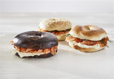 Filled Bagels - Smoked salmon & Cream Cheese Bagel - Yummies Deli