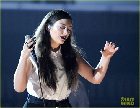 lorde performs royals at grammys 2014 video photo 3041212 photos just jared celebrity