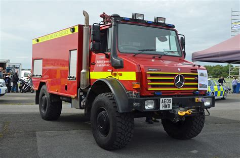 ae09hwb ae09hwb wiltshire fire and rescue mercedes unimog … flickr