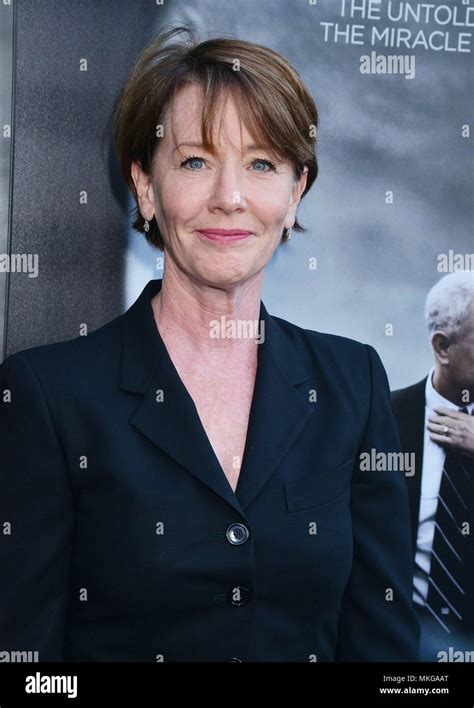 Ann Cusack 005 At The Sully Premiere At The Dga Theatre In Los Angeles