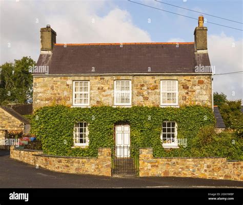 Welsh Stone Cottage Hi Res Stock Photography And Images Alamy