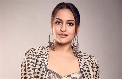 Sonakshi Sinha Cheating Case Up Police Seek To Transfer It To Mumbai The New Indian Express