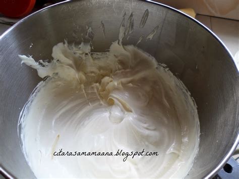 Satukan telur, gula dan esen vanilla. .: CHEESE KEK MELELEH...YANG TENGAH HOT DIPASARAN