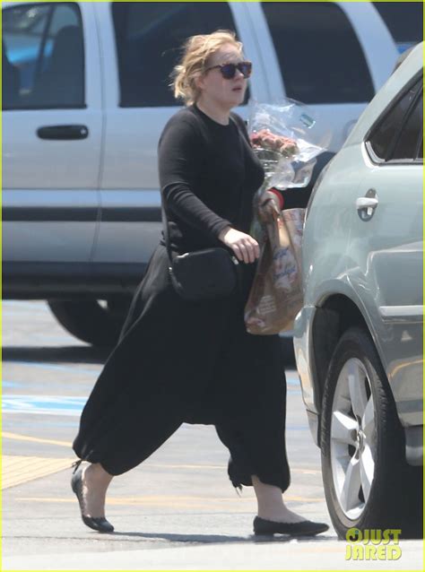 Adele Picks Up Flowers While Out Shopping Photo 3745898 Adele