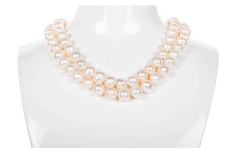 White Double Strand Layer Freshwater Pearl Necklace 10mm Pearl Rack