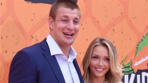 Photo Rob Gronkowskis Hot Girlfriend Camille Kostek Lands Cover Of