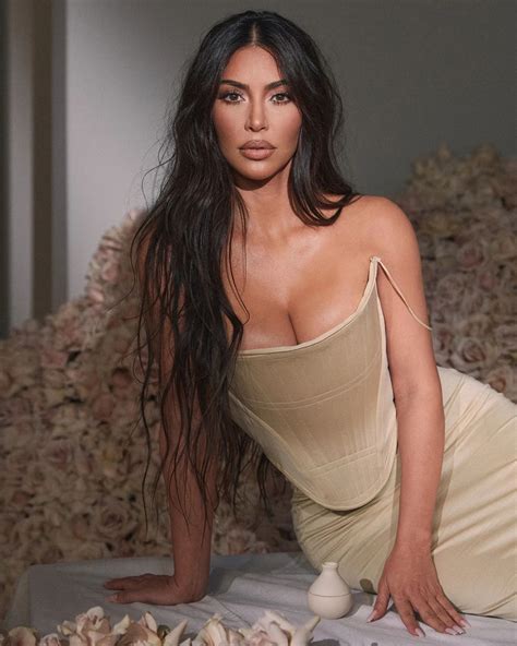 Kim Kardashian Cambia El Nombre De Su Línea De Fragancias ~ Noticias De Fragancias