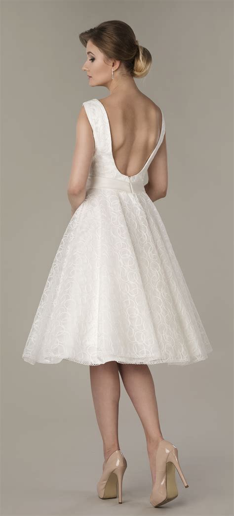 Vintage brautkleider im stil der 30er jahre. Kurzes Brautkleid 50er Jahre Stil mit U-Boot Ausschnitt ...