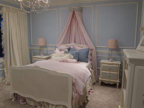 Official bedchamber of the queens of france. Beach Bungalow Designs: "Let Them Eat Cake! " New Marie ...