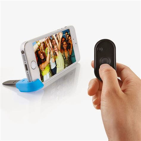 Amazing Gadget For Iphone Bluetooth Selfie Remote Shutter Keychain Pk