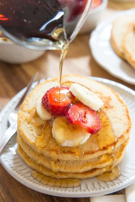 How to make whole wheat pancakes that are light, fluffy and delicious! Whole Wheat Pancakes - so delicious and made with 100% ...