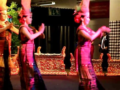 Tari Tortor Batak Indonesian Dance Youtube