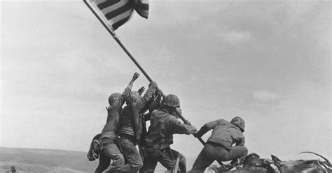 Iwo Jima C 1945 La Icónica Fotografía De Joe Rosenthal Por David