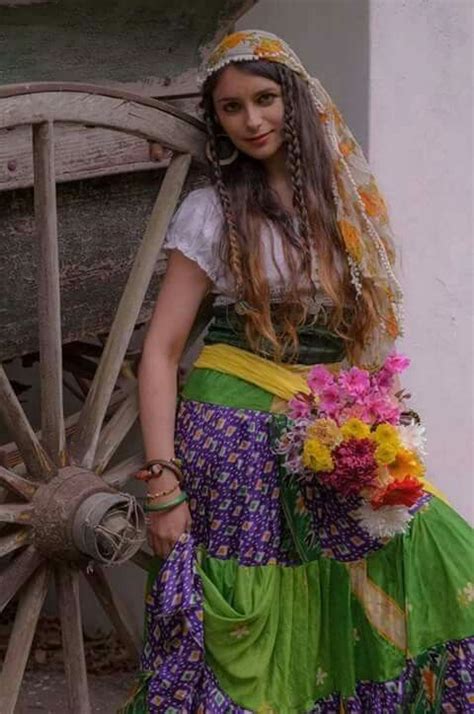 Gypsy Woman Gypsy Style Bohemian Style Free Spirit Sari Crown Jewelry Bohemian Fashion