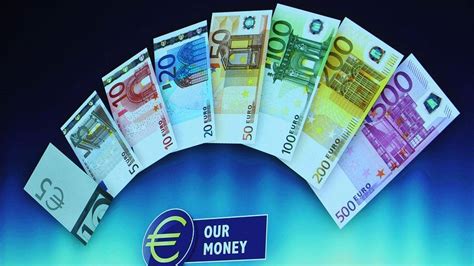 Das neue Gesicht des Euro EZB stellt neuen Fünf Euro Schein vor