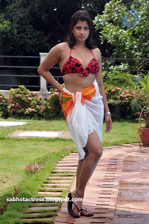 Nadeesha Hemamali Hot Cleavage And Thigh Show In Bikini Dress Actress