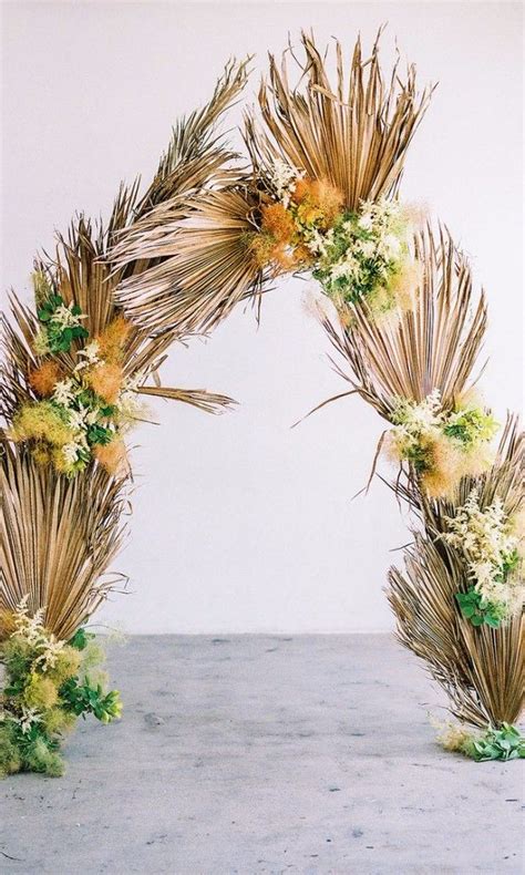 From prom corsages to your wedding day centerpiece, flowers set the tone for a magical experience and a memorable event. 32 Ways to Use Dried Palm Leaves in Your Wedding Décor ...