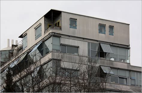 It was an international showcase of what later became known as the international style of architecture. . Herbert-Keller-Haus in Stuttgart-Nord - Die ...