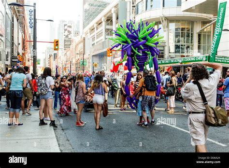 Toronto International Street Performers Festival Busker Fest In