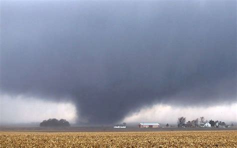 In Pictures Multiple Tornadoes In The Us Midwest Tornadoes Tornado
