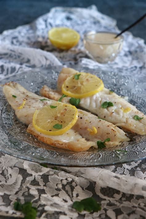 Filetto di branzino al limone con salsa al vino Passerina ...