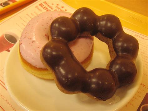 Pondering donut recipes | cooking asmr. Pon De Ring Goodness 2 | A chocolate Pon De Ring donut and ...