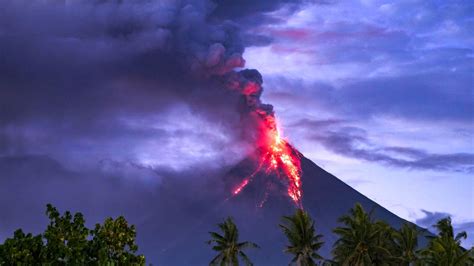 Warning In Philippines To Evacuate Or Face Death Penalty As Mayon