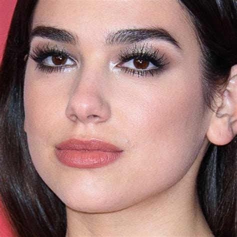 Dua Lipa S Makeup Photos Products Steal Her Style