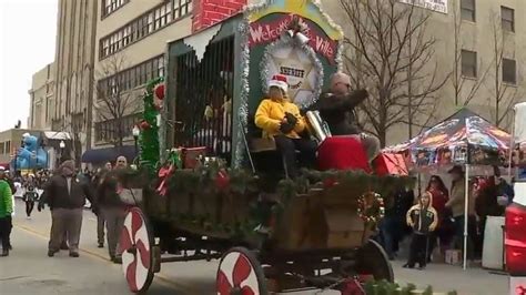 Tulsa Christmas Parade Unveils Official Poster New Route And Balloon