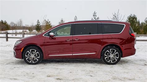 2021 Chrysler Pacifica Pinnacle Awd Review Expert Reviews Autotraderca