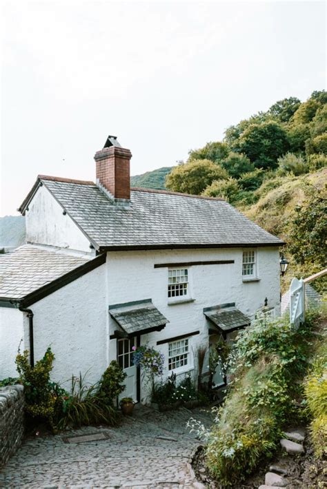 Clovelly Devon 40 Photos To Inspire Your Visit Roam And Thrive