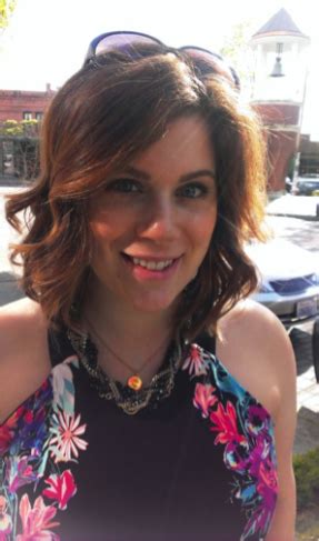 You may know why you want to cut your hair shorter, but sometimes you need some more inspiration before making the final decision. my 'new mom' haircut (With images) | New mom haircuts, Mom ...