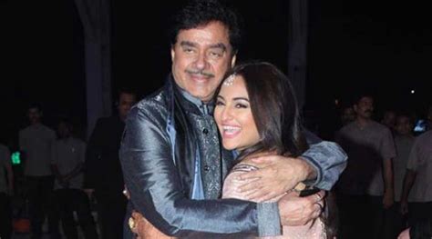 Shatrughan Sinha To Play Sonakshi Sinhas Father In ‘akira But Wont Share Screen Space