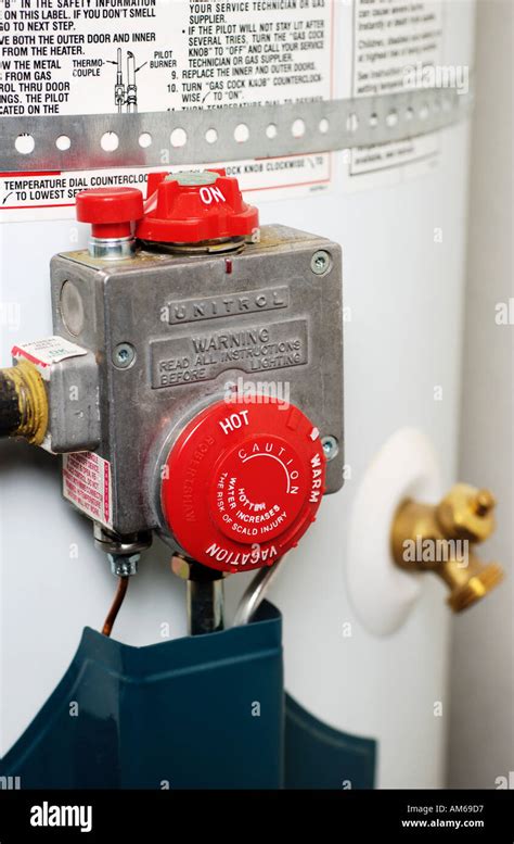 Hot Water Heater Fotos Und Bildmaterial In Hoher Auflösung Alamy