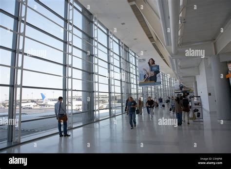 Aeropuerto Internacional De Libertad Fotografías E Imágenes De Alta