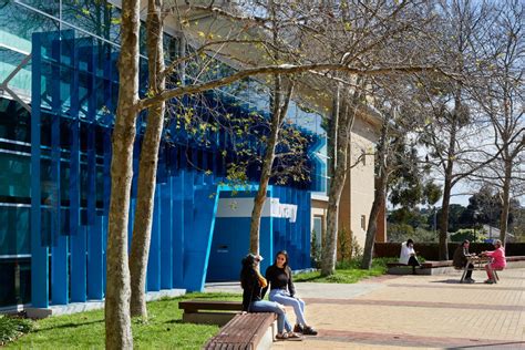 Holmesglen Institute Of Tafe Chadstone Library Spowers