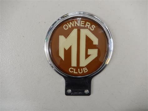Vintage Automotif Used Mg Owners Club Dark Red Version Car Badge Auto