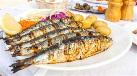 Once continental europe's greatest power, portugal shares commonalities, geographic and cultural, with. A guide to Portuguese food & drink | Portugal road trip