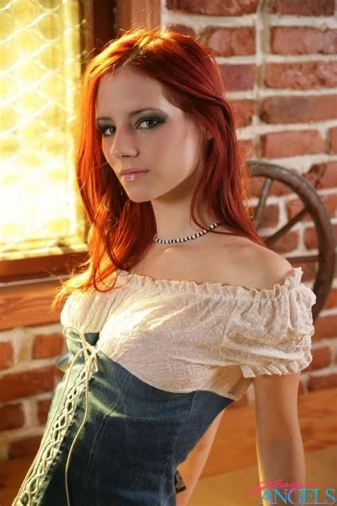 Redhead Beautiful Redhead Jeaniene Frost Hottest Redheads Ginger Girls Redhead Girl People