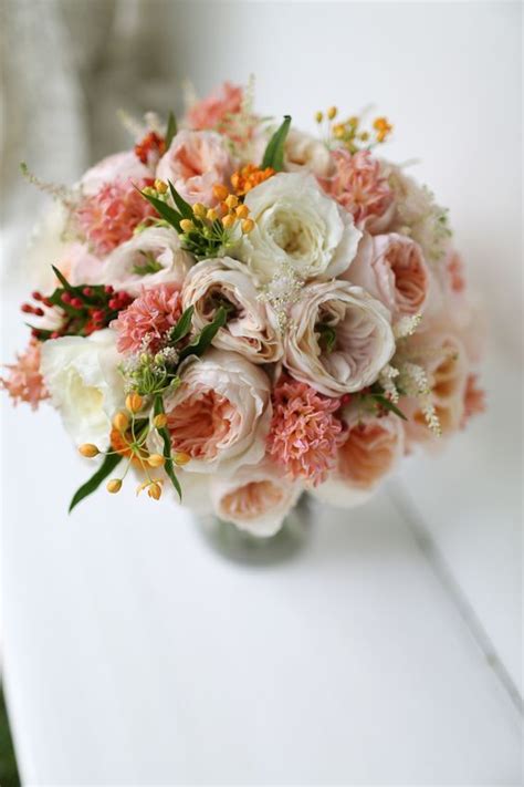 Fresh flower wedding bouquets online. 30 bouquets with David Austin Patience roses