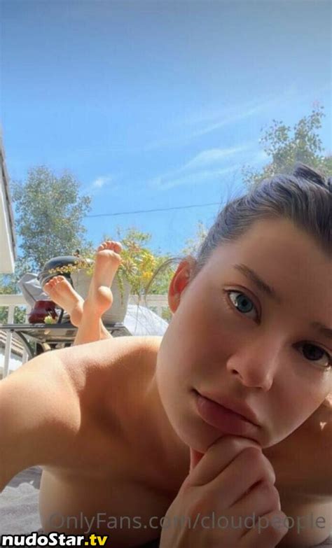 Sarah Mcdaniel Cloudpeople Krotchy Nude OnlyFans Photo
