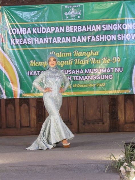 Nydia Putri Juara 1 Fashion Show Busana Muslim Kategori Remaja