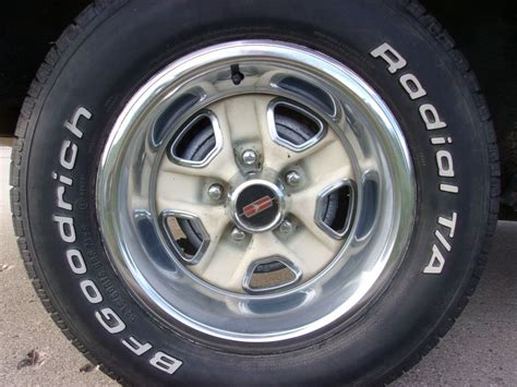 1972 olds cutlass supreme, rebuilt 350 with about 5k miles on rebuild, rebuilt transmission, have reciepts, turbo 350 transmission options are ps,pdb,a/c,buckets,console,sport wheel,cruse,rear window defrost unfortunately previous owner did a few dumb things to the car like cut a hole for a cd player in. 1972 Oldsmobile Cutlass Supreme/442 Convertible-Paint Code ...