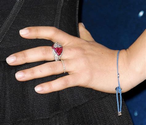 Mila Kunis Wedding Ring Etsy Elate Blogger Photogallery
