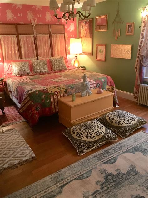 Bohemian bedroom design by Sarah Bunnitt | Bohemian bedroom design, Bohemian bedroom, Home decor