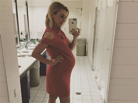 Pregnant Meteorologist Responds To Body Shamers ‘my Body Is Not Your