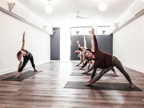 5 IDEAS TO ELEVATE YOUR YOGA STUDIO SPACE - Swagtail | Yoga studio, Hot yoga studio, Studio space